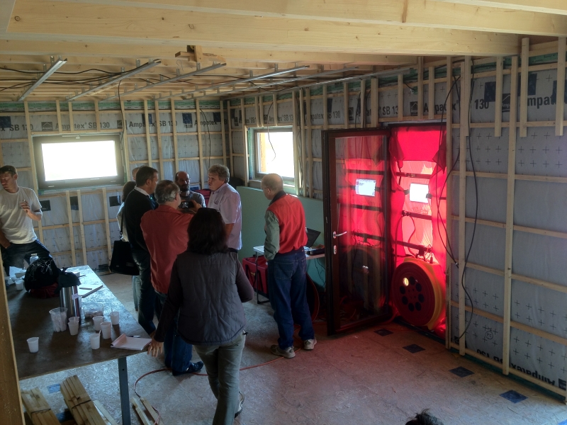 Test d'étanchéité à l'air - maison ossature bois - Intradosse