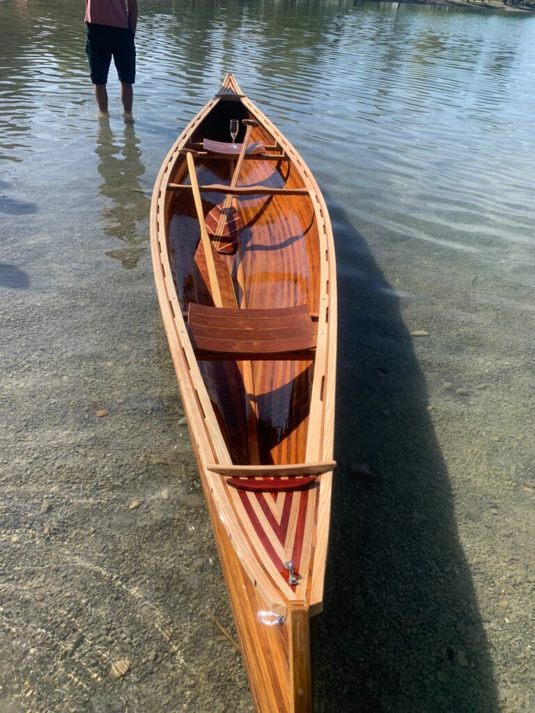 Finitions canoe en bois - formation et encadrement fabrication