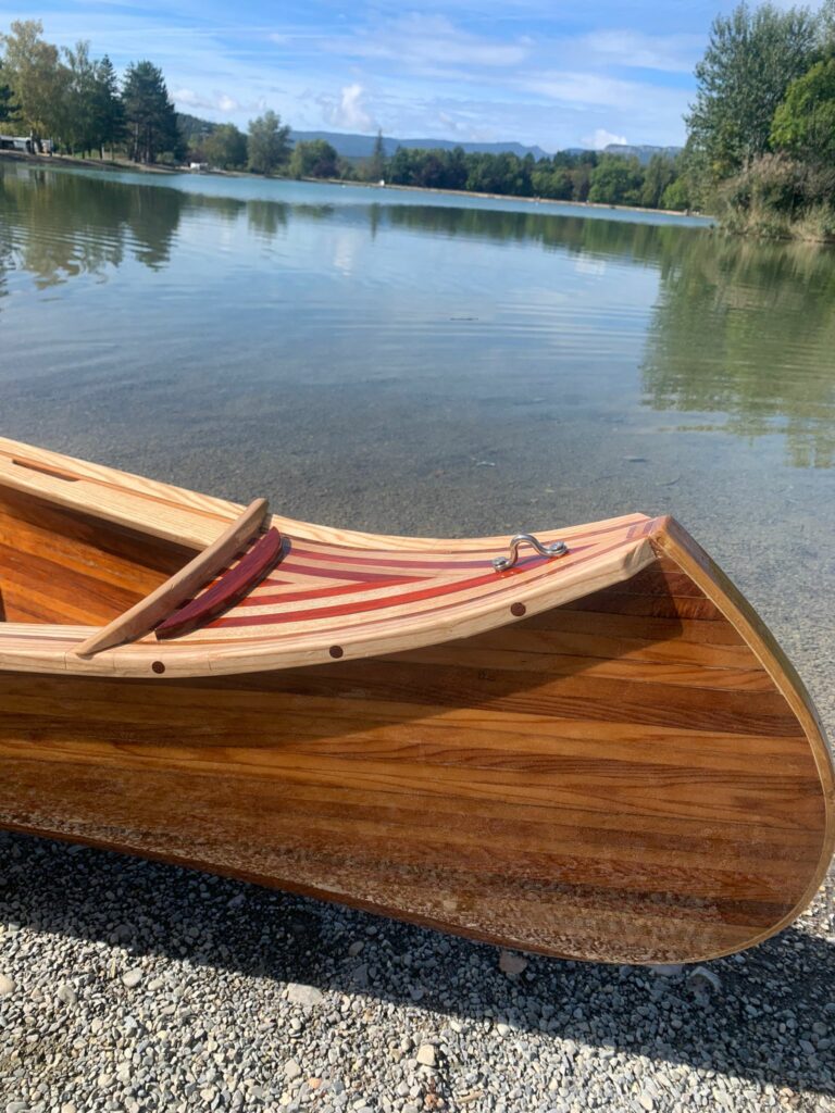 Finitions canoe en bois - formation et encadrement fabrication