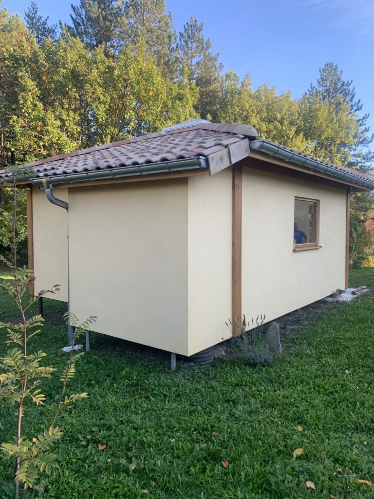 Yourte carrée en ossature bois 
Intradosse Hautes-Alpes