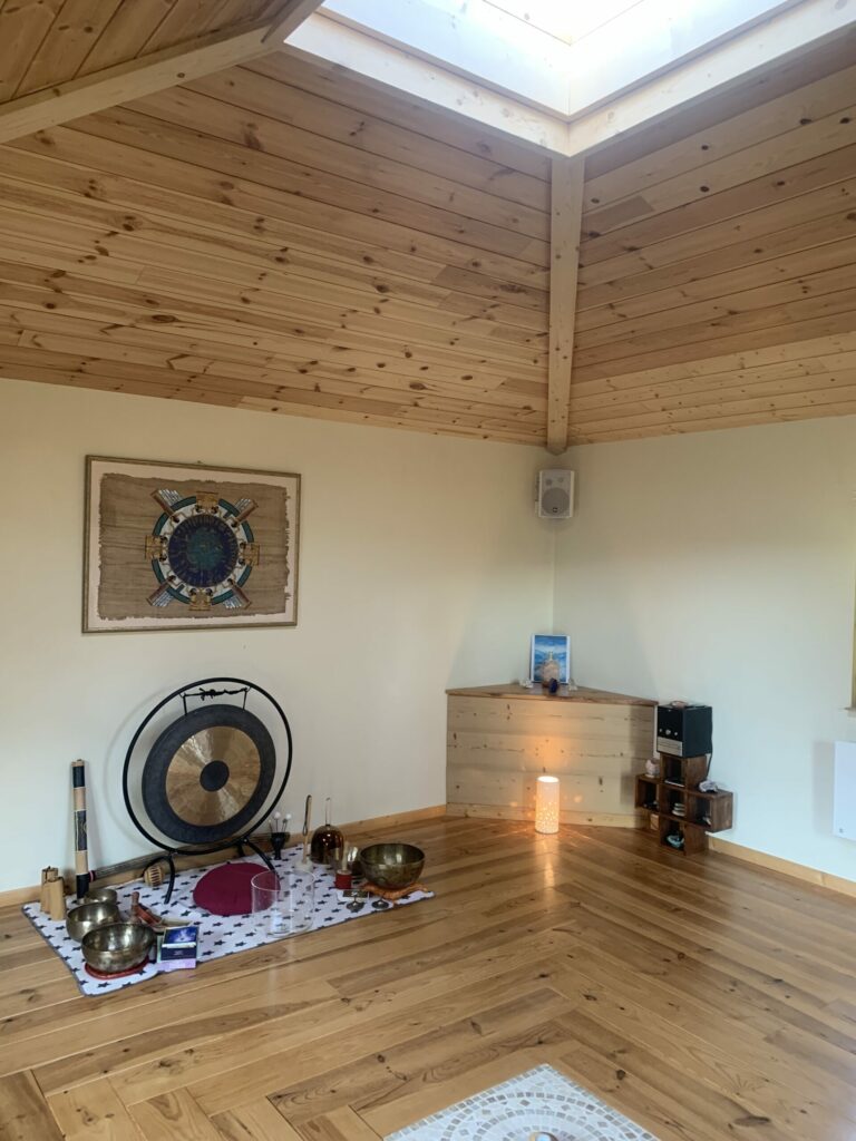 Yourte carrée en ossature bois 
Intradosse Hautes-Alpes