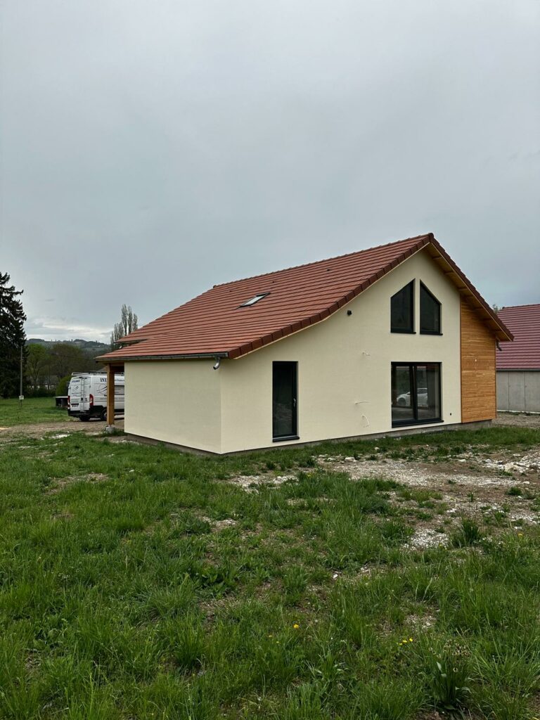 Maison en ossature bois avec une isolation performante en fibre de bois